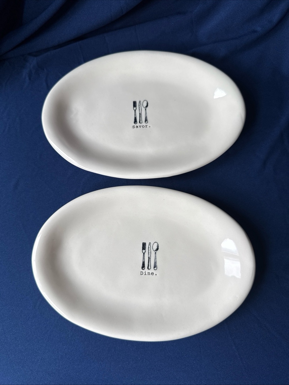 SET OF 2 RAE DUNN WHITE CERAMIC OVAL APPETIZER PLATES DINE & SAVOR 8” X 5”